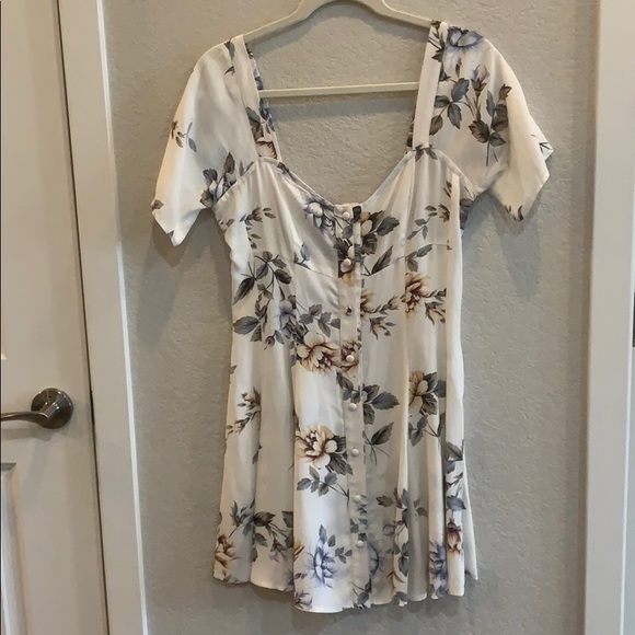 Flynn Skye Dresses & Skirts - Flynn Skye Floral Dress